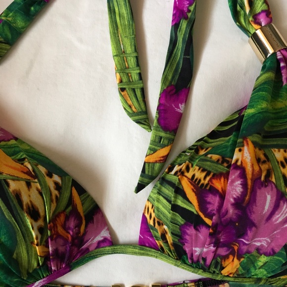 Victoria’s Secret bikini - Picture 2 of 8